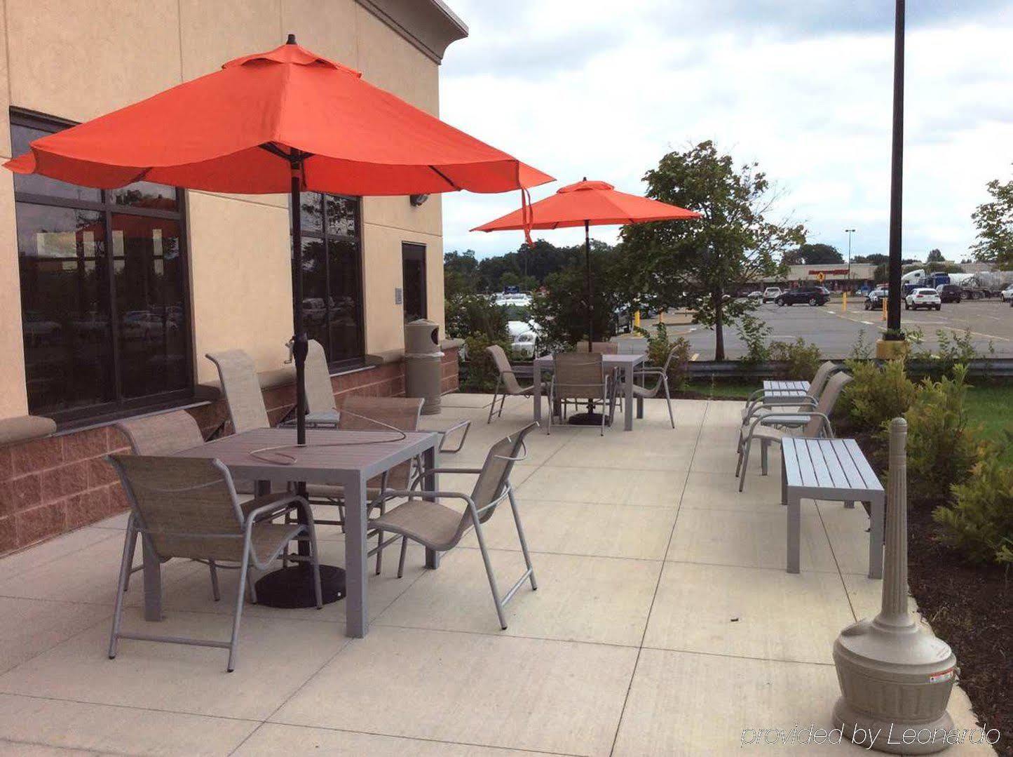 Hampton Inn Butler Esterno foto